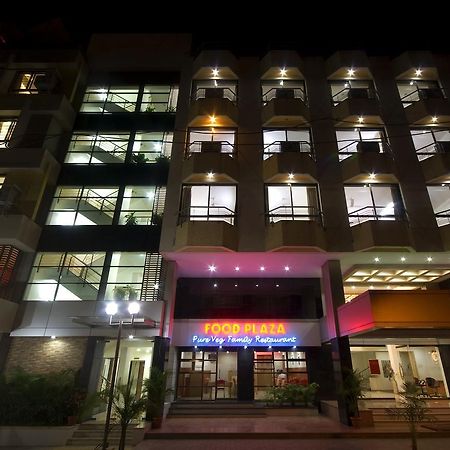 Hotel New Holiday Plaza ナーシク エクステリア 写真