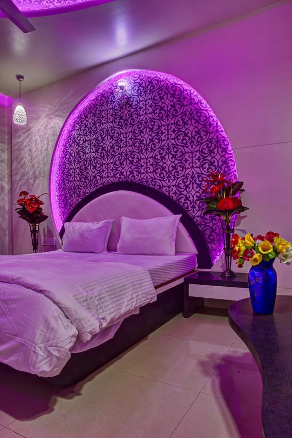 Hotel New Holiday Plaza ナーシク エクステリア 写真